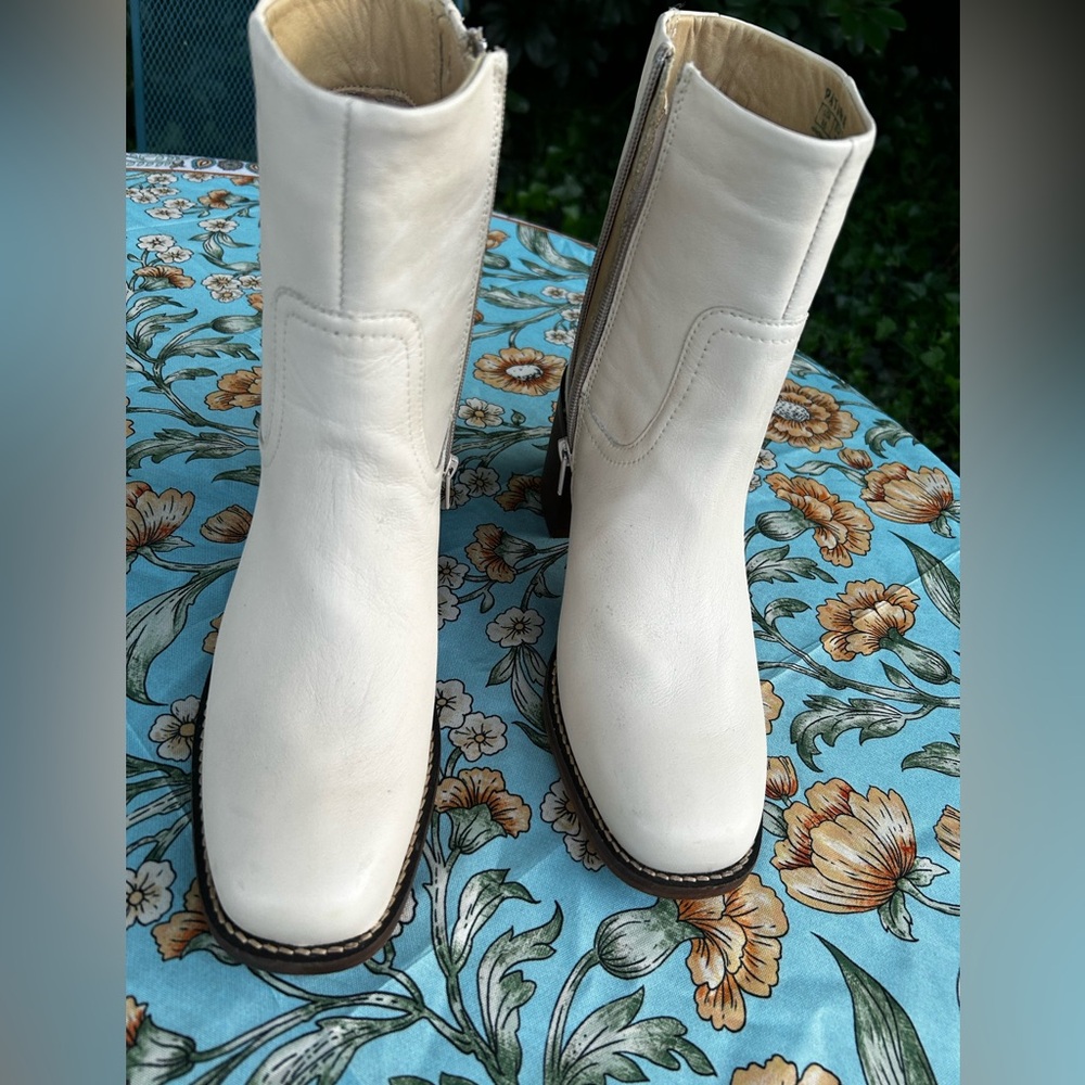 Elegant White Leather Ankle Boots